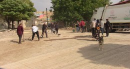 Köy halkıyla belediye ekipleri çevre temizliği yaptı